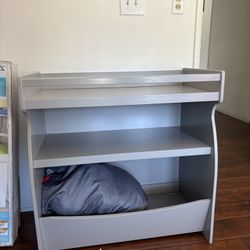 Diaper changing table 