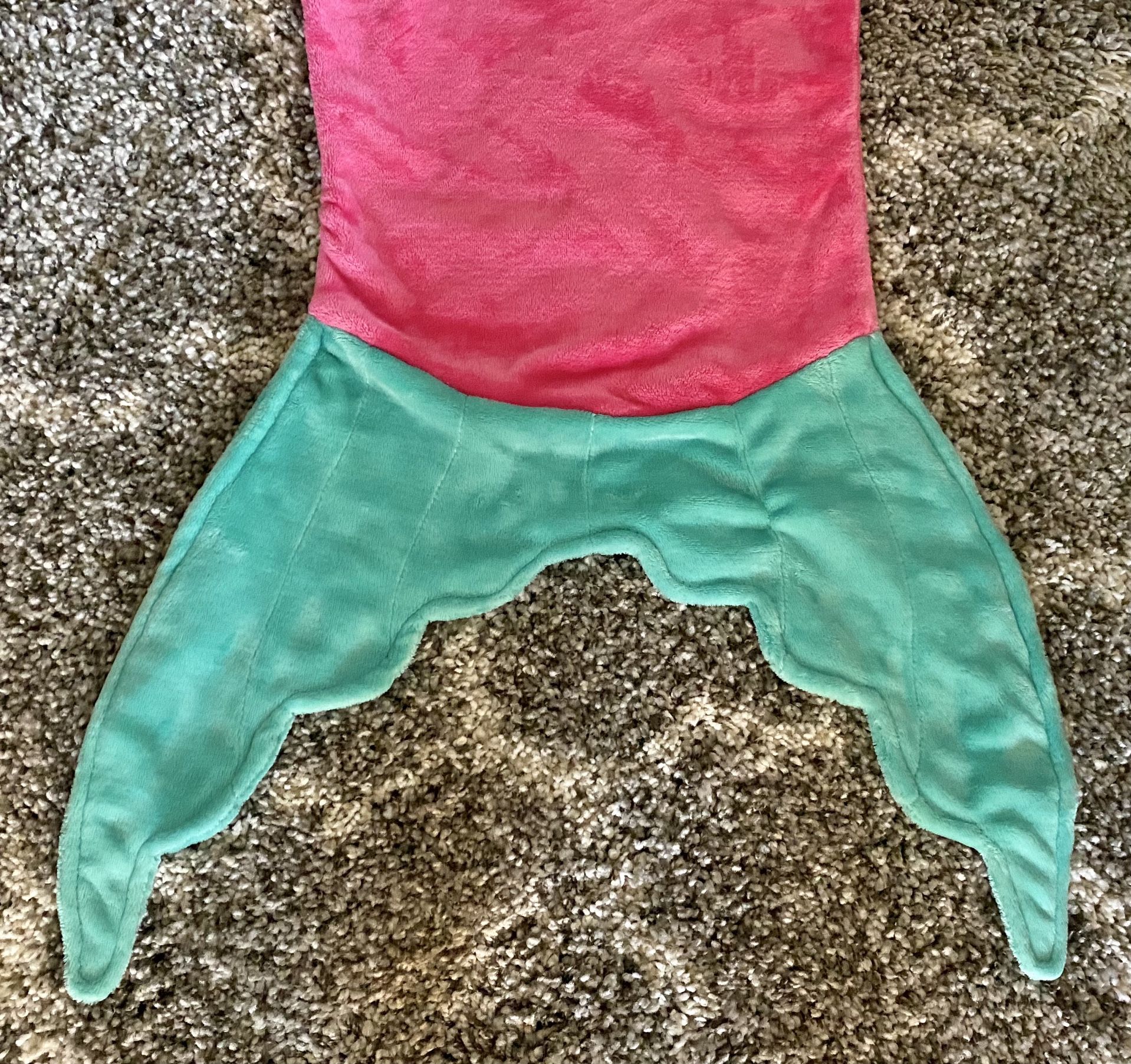 Fleece Mermaid Tail Blanket 