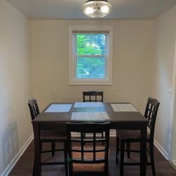 Dining Table And 4 Chairs 