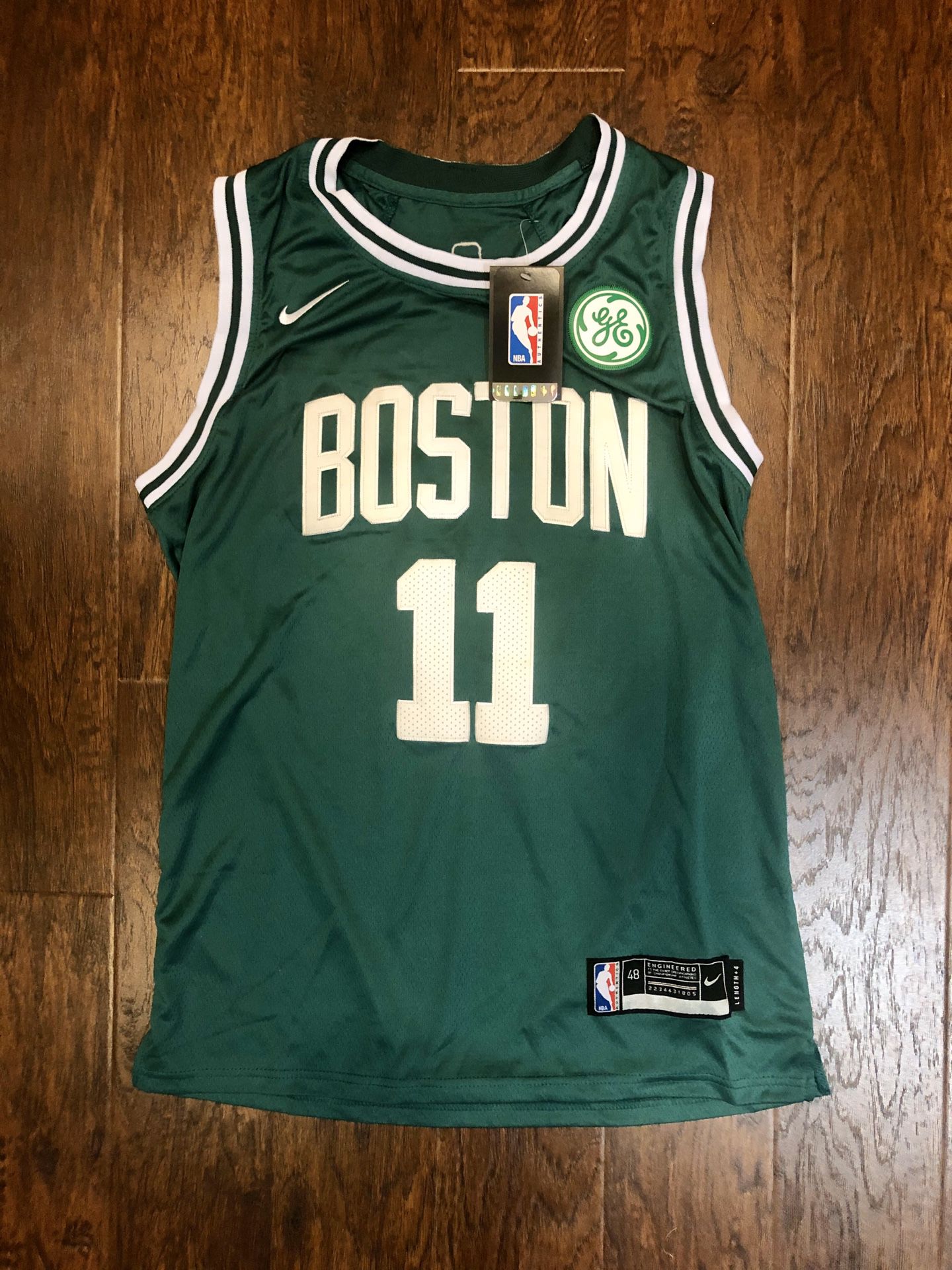 Brand New Boston Celtics Kyrie Irving #11 Nike Jersey - Size 48 (Medium)