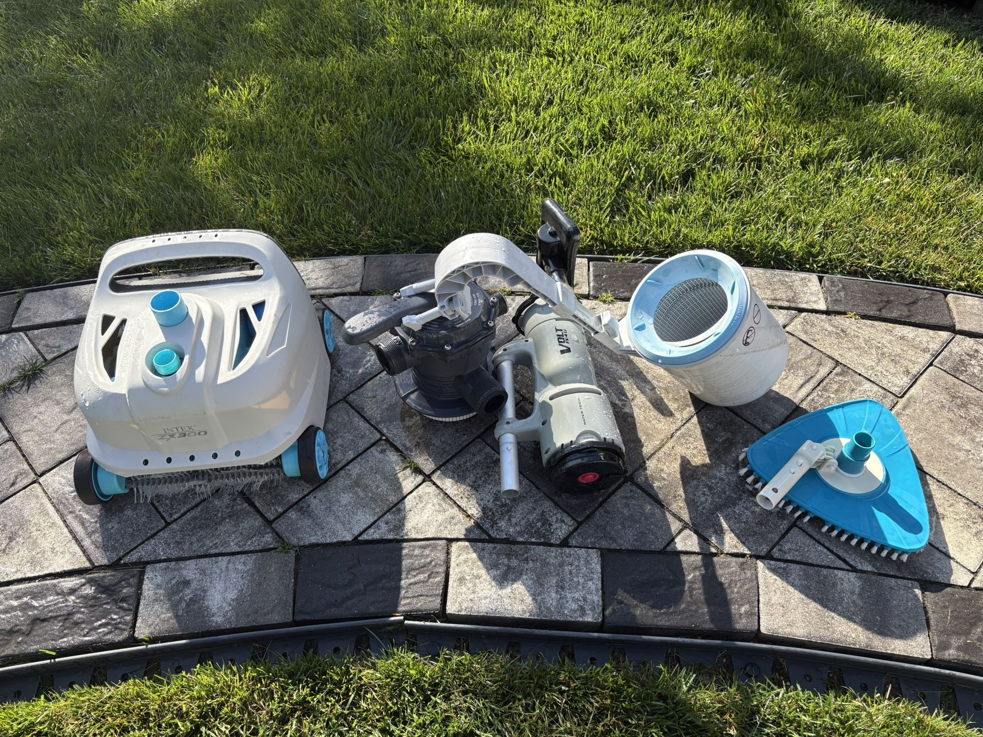 Pool Vacuums And Skimmer