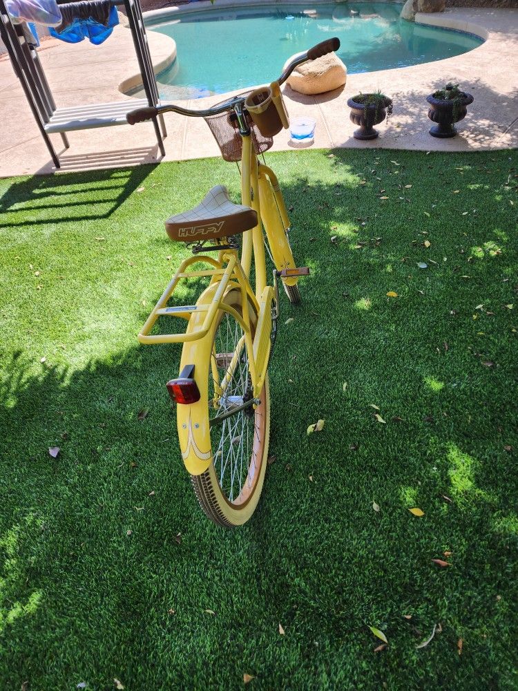 Huffy Nel Lusso 26" Cruiser Bike Womans Yellow