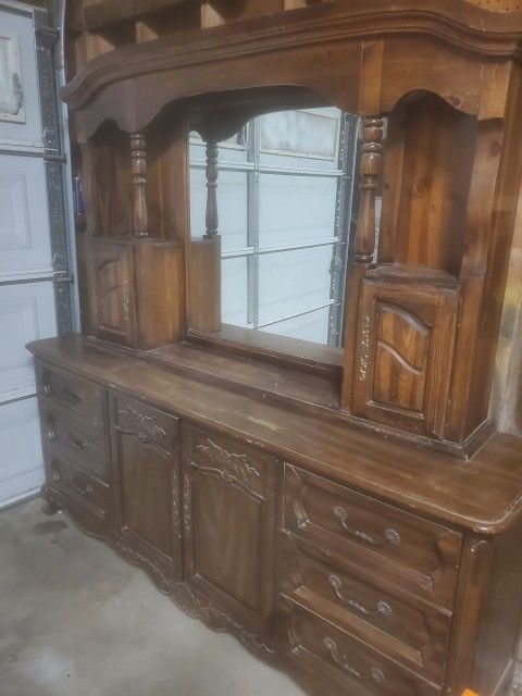 Dresser