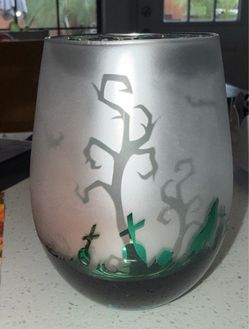 gothic Halloween-themed stemless wine glass featuring a frosted metallic silver finish with a graveyard, NWOT