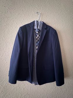 Boys suit jacket with long sleeve and tie size 8