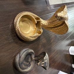 2 vintage-style snake ashtrays / decorative trays for sale.