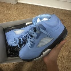 Jordan 5 UNC 