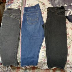 Women's capri Jeans $5 each