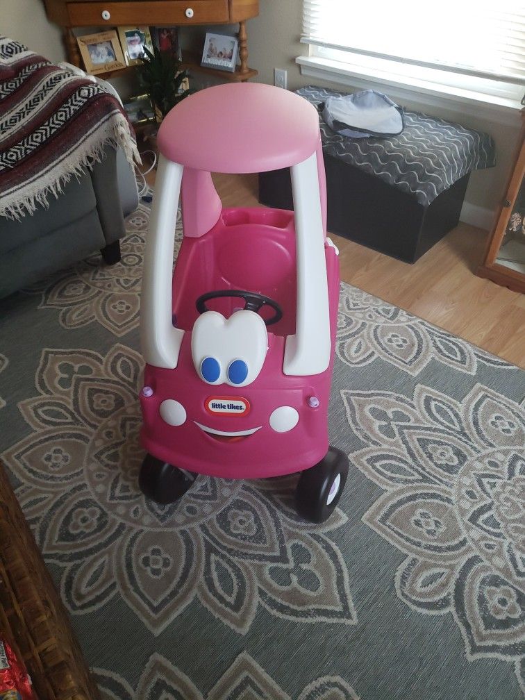 Brand New  Little Tikes Cozy Coope