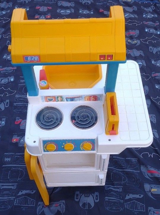 Vintage 1970s Fisher Price Fun Food Kitchen Oven Play Set w Stove