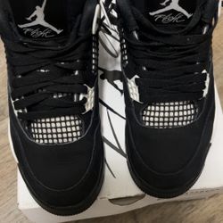 Air Jordan 4 white thunder