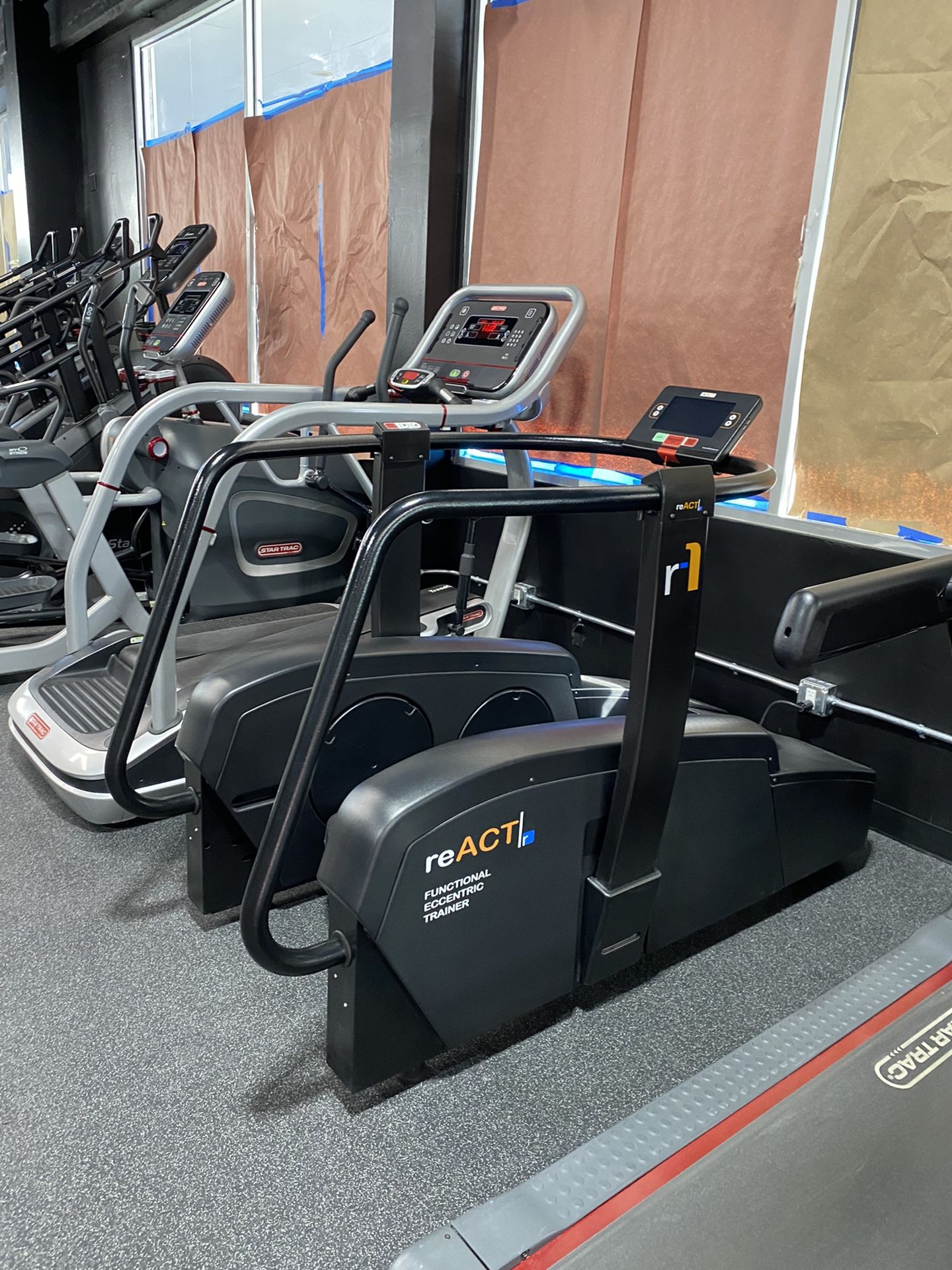 reACT Functional eccentric Trainer