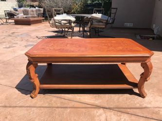 Oak wood 4’2” x 2foot 6inch center piece table