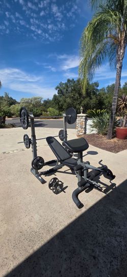Golds Gym Weight Bench & Squat Rack
