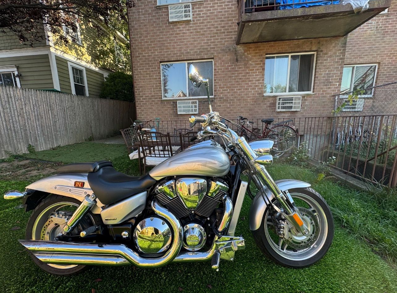 2006 Honda VTX1800F Spec 3