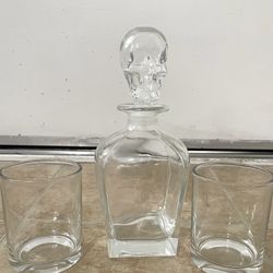 SKULL WHISKEY DECANTER AND GLASSES