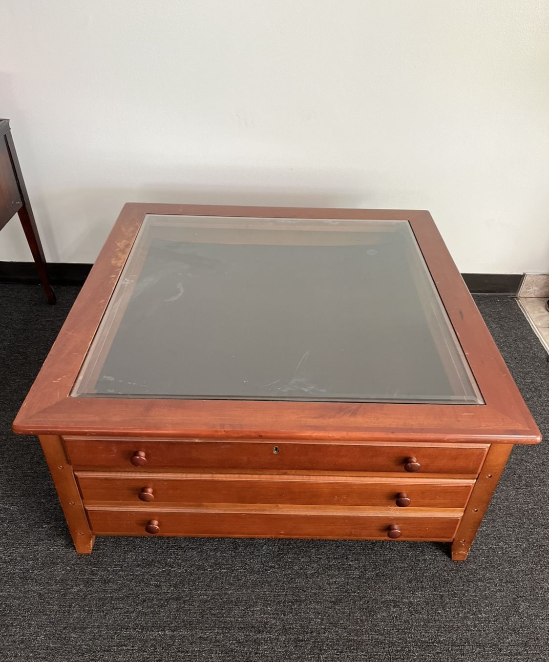 Map/display coffee table