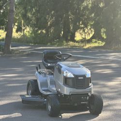 LT 2000 Craftsman Riding Lawnmower
