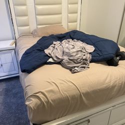 Queen Bed Set With Mattress