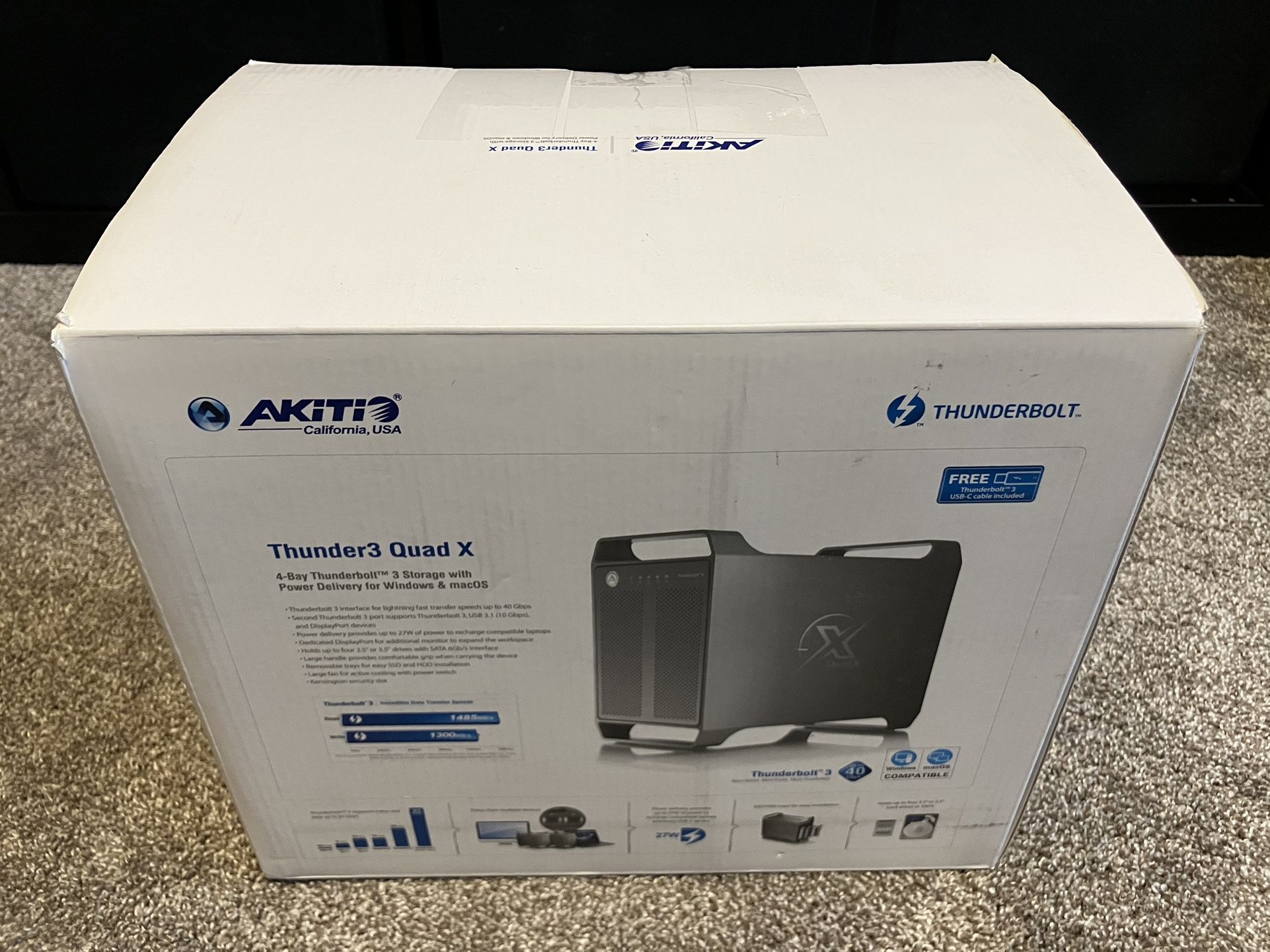 Akitio Thunder3 Quad X - Thunderbolt 3 enclosure for Mac / PC - 4 bay