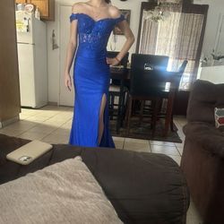 Prom Dress Was 200 $ Worn Only Once 