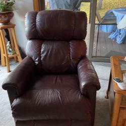 Recliners  Lazy Boy  Leather  In  Very good Condition 