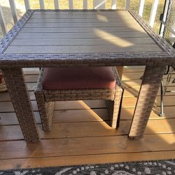 Outdoor Table & Ottoman