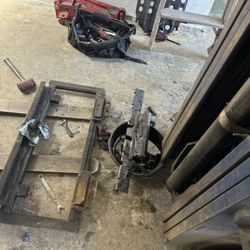 Forklift Mechanic 