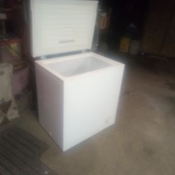 Frigidaire Deep Freezer