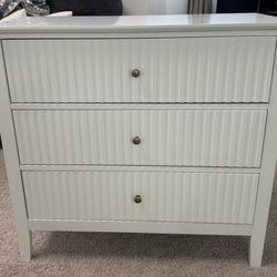 Dresser (white) Read Description For Details