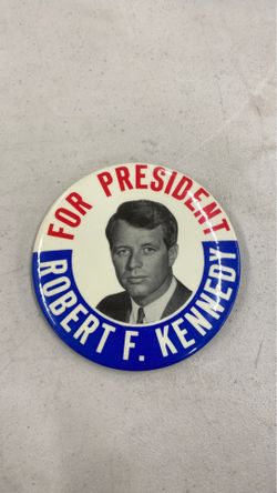 ROBERT F. KENNEDY FOR PRESIDENT CLASSIC DESIGN 1968 POLITICAL PIN Robert Kennedy on a handsome celluloid campaign button from 1968