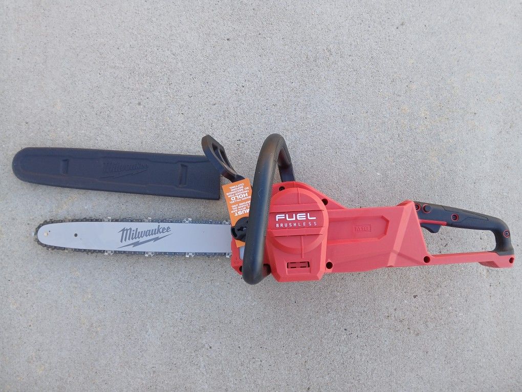 *************MILWAUKEE M18 FUEL 16 INCH CHAINSAW 2727-20 BRAND NEW NEVER USED***