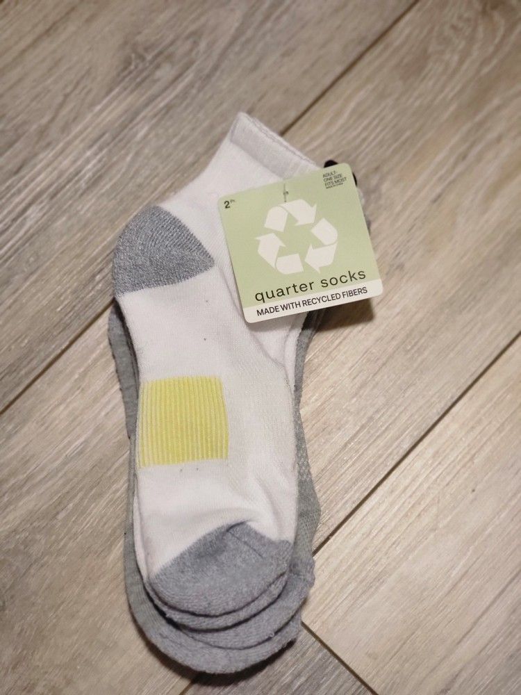 Socks 2 Pair