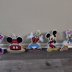 Disney Birthday Yard/porch/ Bedroom Signs With Stakes New Condition 