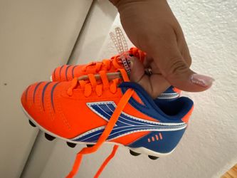 Size 10t soccer cleats