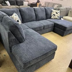 NEW 👌ALBAR PLACE COBALT 2-PIECE RAF CHAISE SECTIONAL SOFA