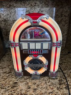 Thomas Collector's Edition tabletop jukebox radio and tape player