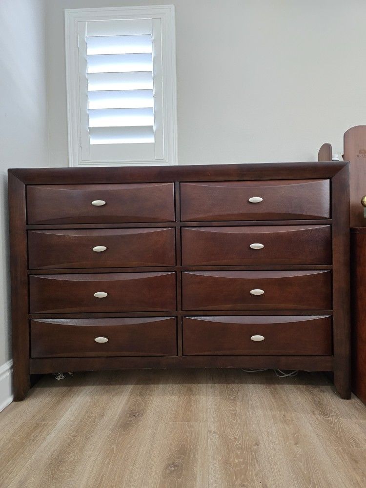 8 Drawer Dresser for Sale in Fullerton, CA OfferUp
