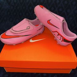 Pink Nike Mercurial Soccer Cleats (Kids 12c)