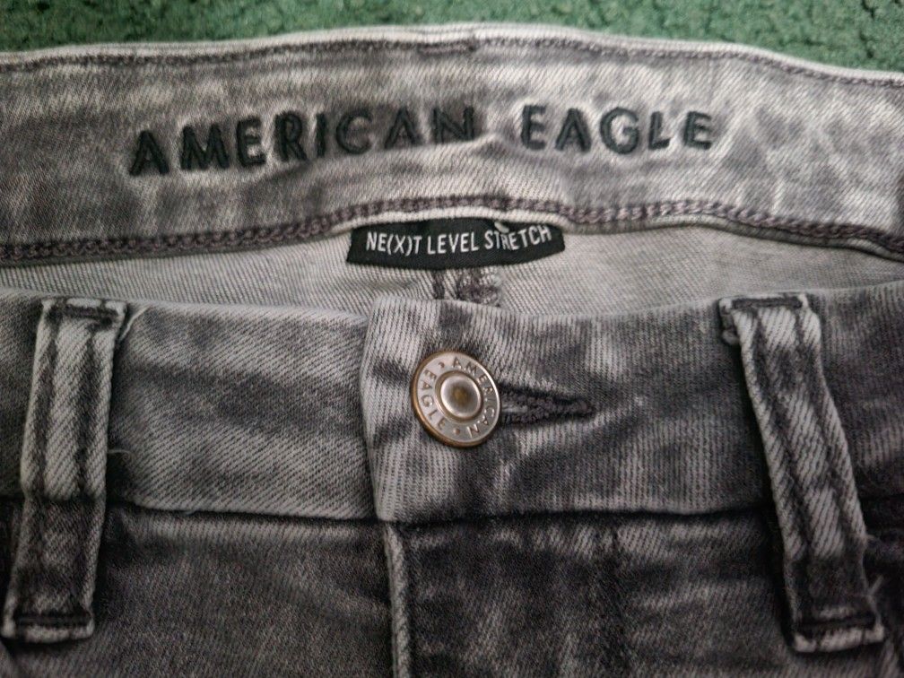 American Eagle Distressed Never Worn Ultimate Stretch Highest Rise Grey Jeggings Size 6