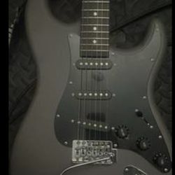 Donner DST-80 Stratocaster Electric Guitar w strap, soft case & mini amp