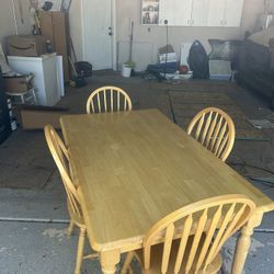 Dinning Room Table With Matching Chairs
