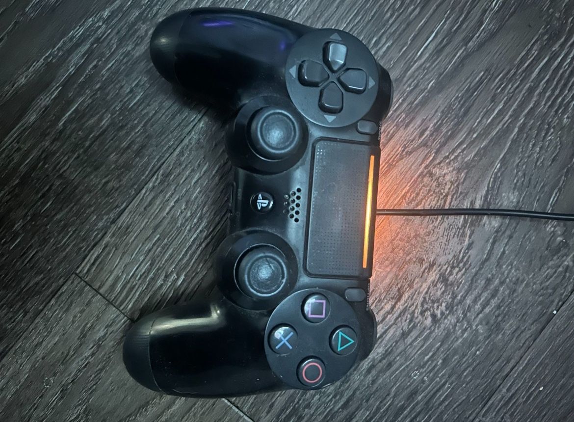 PS4 controller