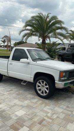 1996 GMC K1500. 5,200