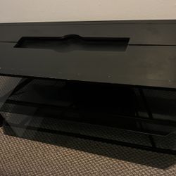 Tv stand/entertainment center