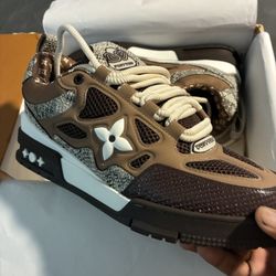 Louis Vuitton Skate Brown Size 9 