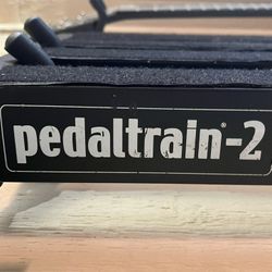 Pedaltrain 2 - Pedalboard  w/ Velcro & Soft Case
