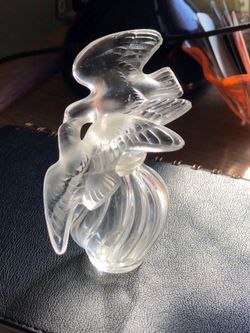 Lalique Nina Ricci perfume bottle