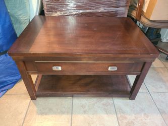 Coffee Table With Hidden Conpartmen 