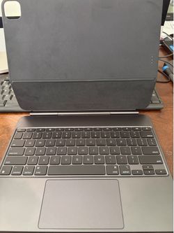 Apple 13” Magic Keyboard  M4/M5